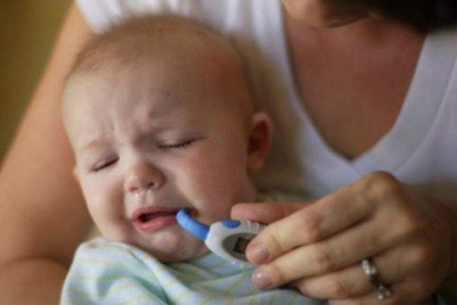 Ребенку 6 месяцев сопли кашель. Насморту детей до года. Насморк у ребенка. Кашель у ребенка 1 месяц.