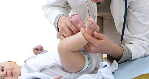 методы лечения врожденного вывиха бедра на первом году жизни ребенка