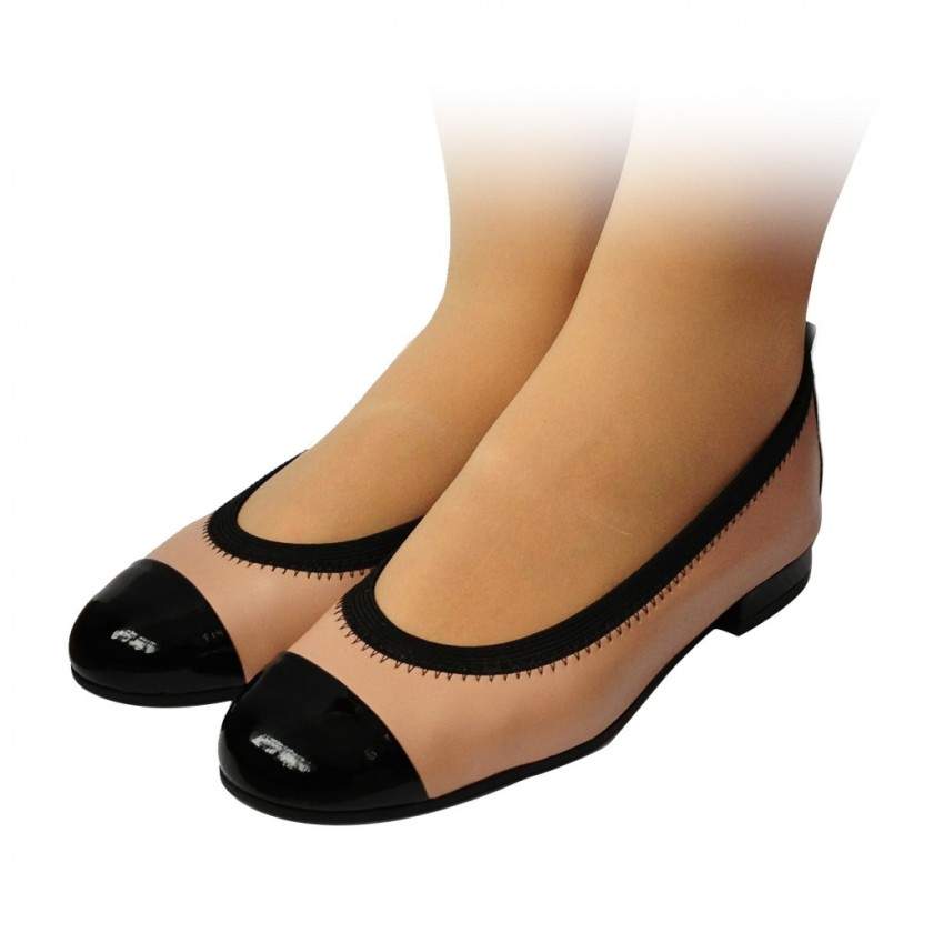 Туфли женские на низком каблуке на широкую ногу