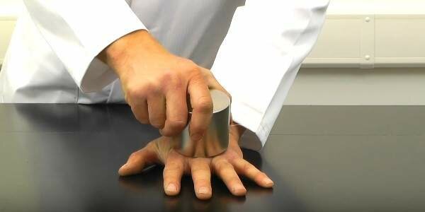 как сделать перелом пальца руки без боли