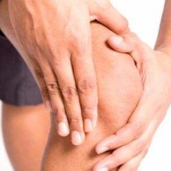 Как лечить коленный сустав боль отек невозможно наступать?